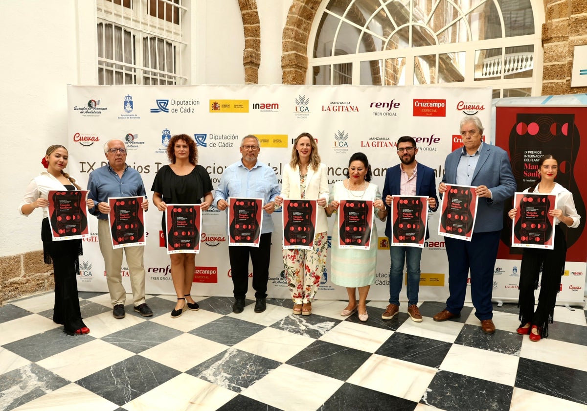 Presentación de la IX edición de los Premios Internacionales Manolo Sanlúcar, en la sede de la Diputación Provincial.