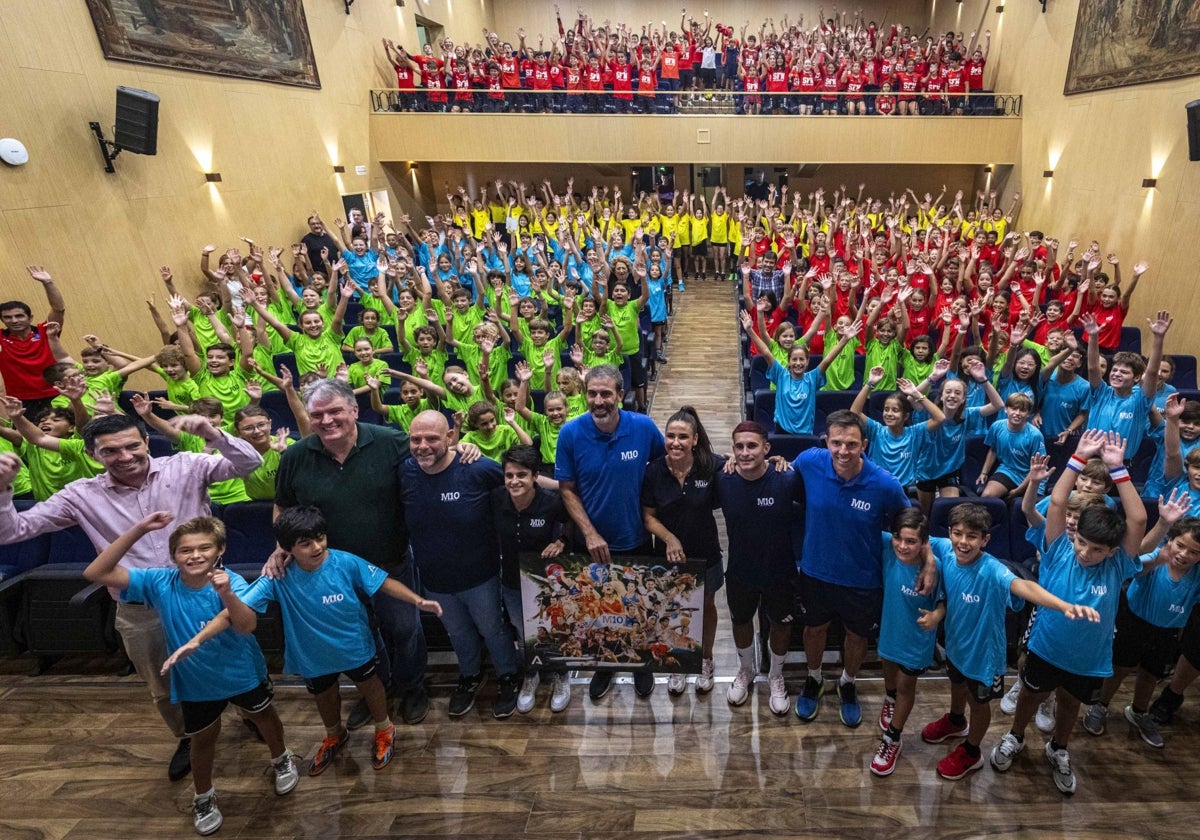 Fotos: los campeones llegan al Colegio San Felipe Neri