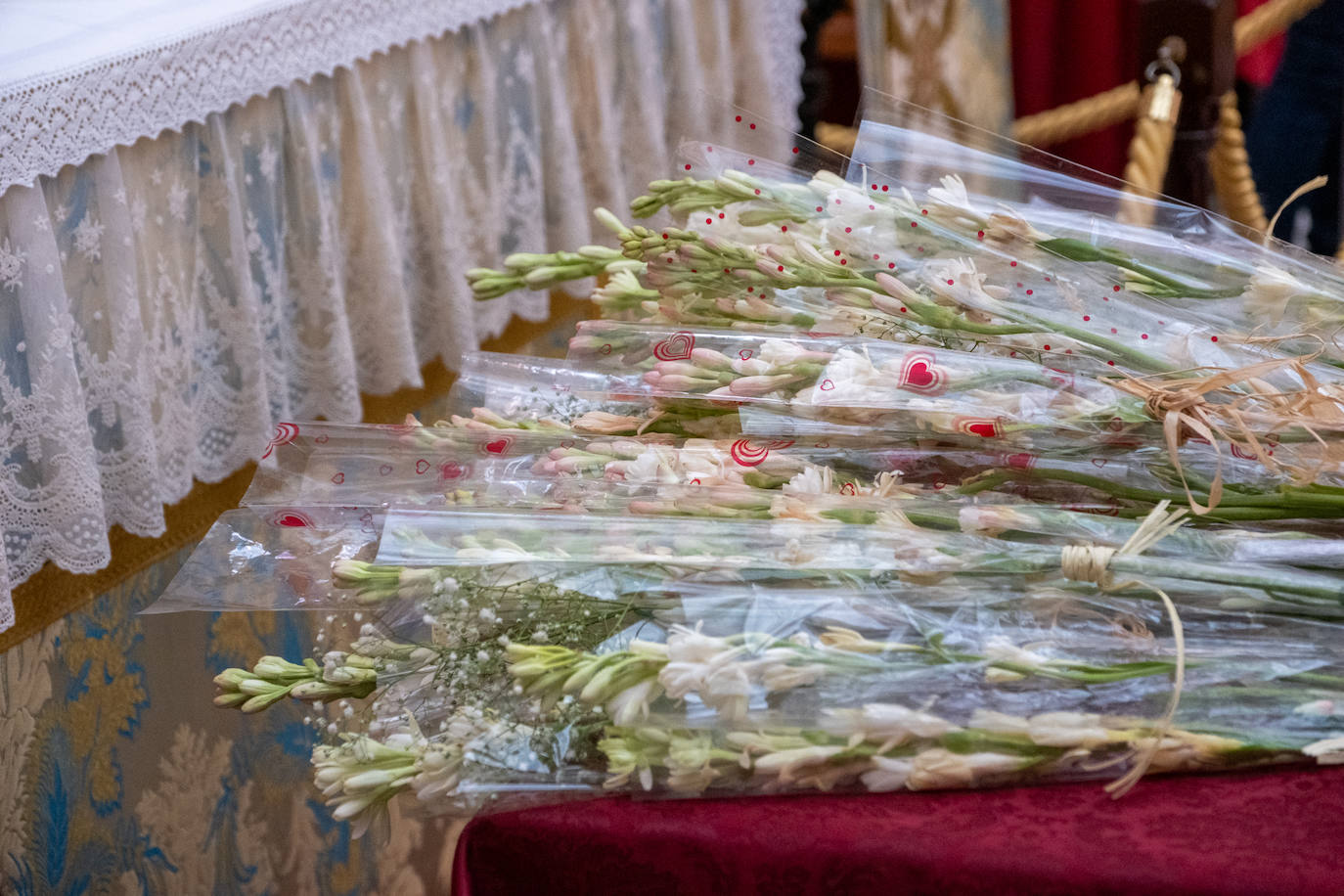 Fotos: Baño de nardos para la Virgen del Rosario de Cádiz