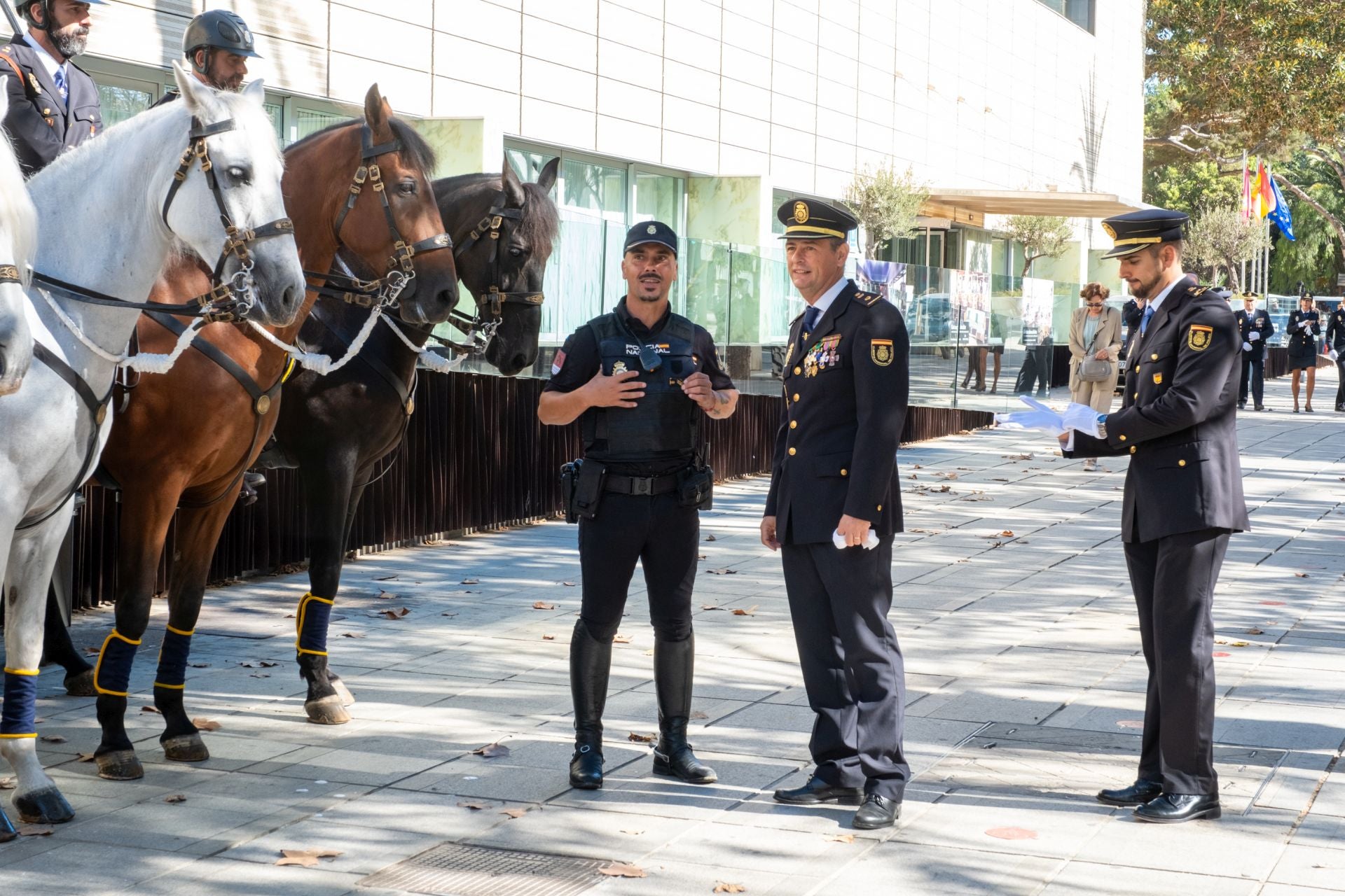 Fotos: Día de la Policía en Cádiz por los Santos Ángeles Custodios