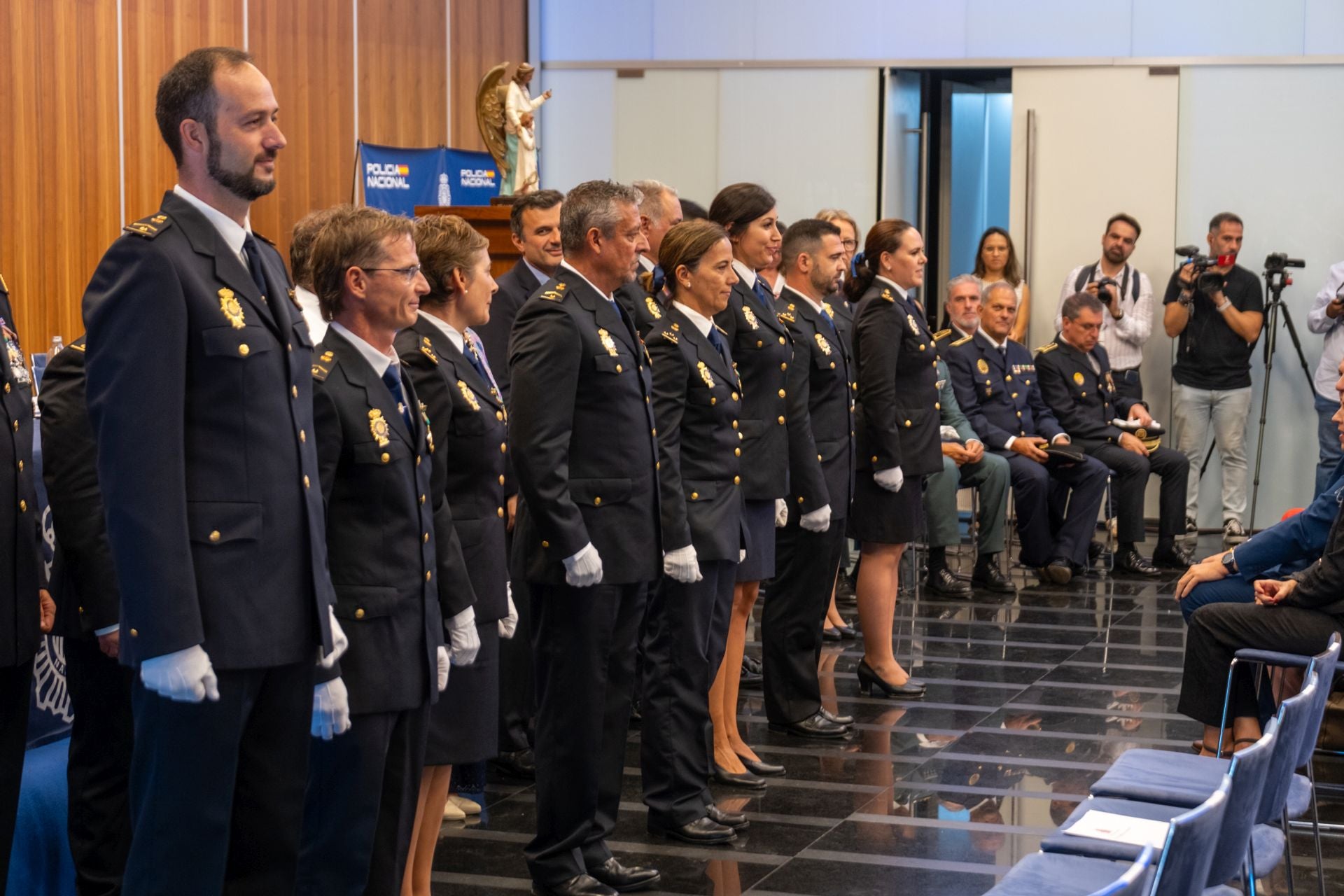 Fotos: Día de la Policía en Cádiz por los Santos Ángeles Custodios