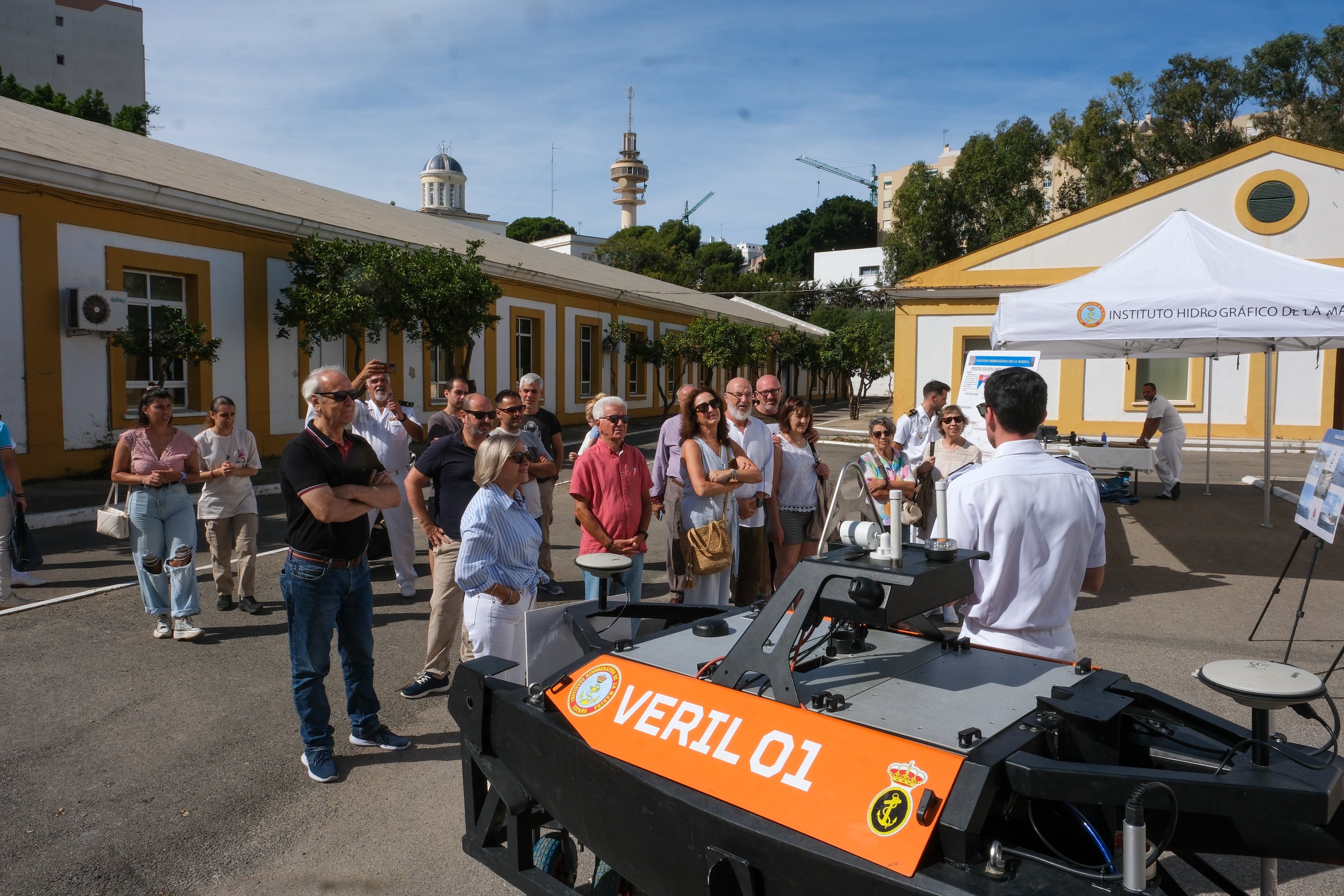 Fotos: Jornada de puertas abiertas en el Instituto Hidrográfico de la Marina de Cádiz