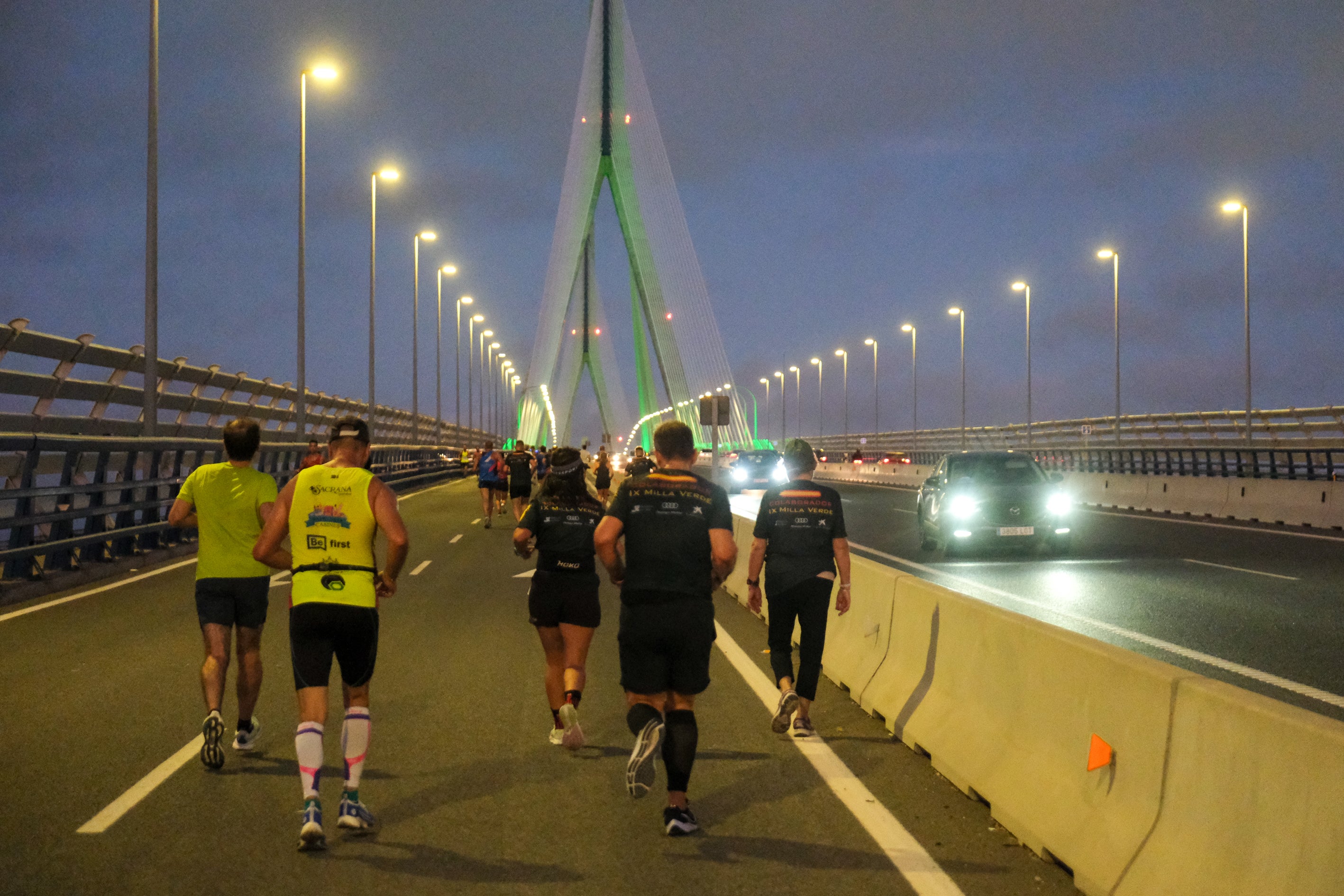 Fotos: IX Milla Verde Nocturna a beneficio de la Asociación de Down Cádiz