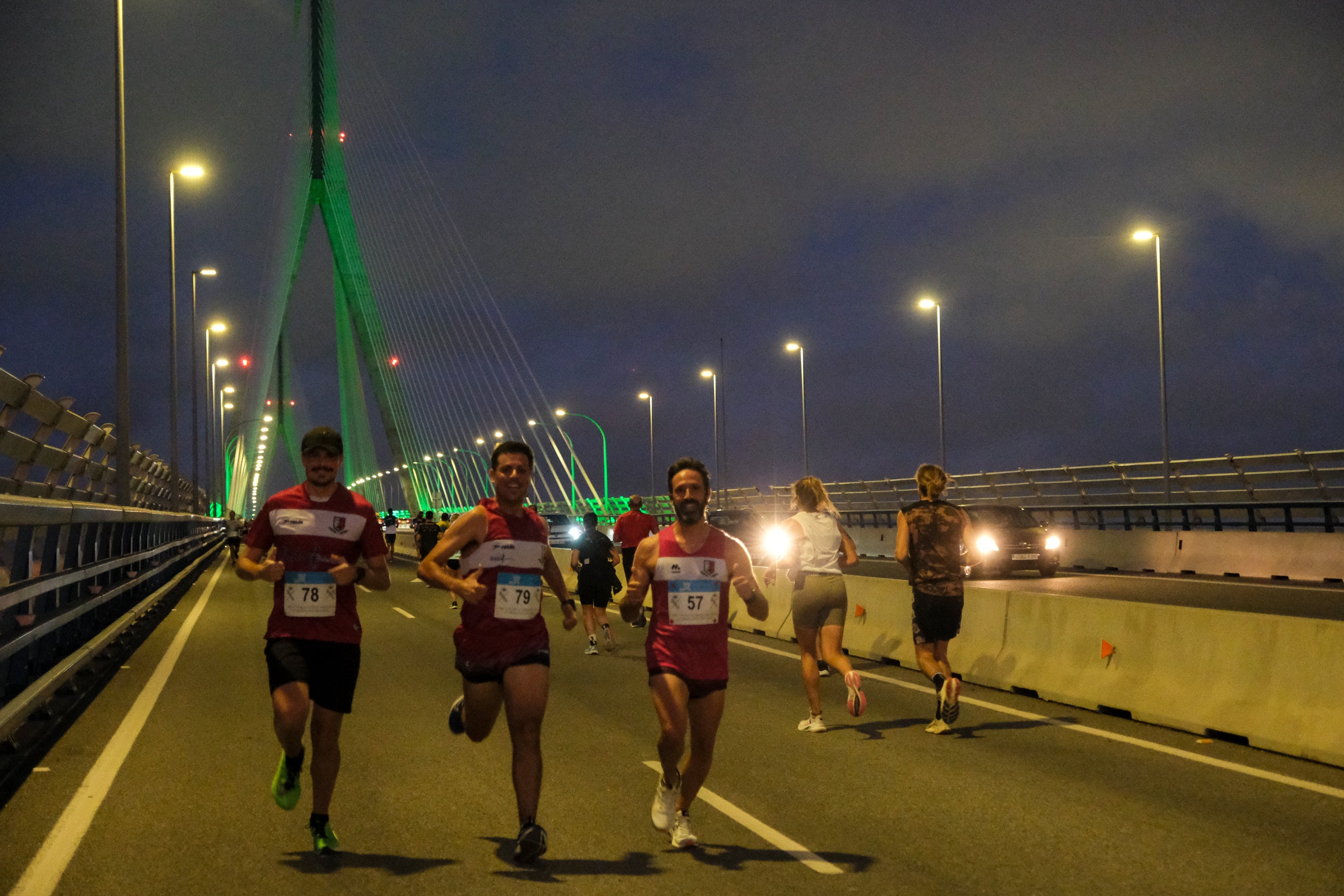 Fotos: IX Milla Verde Nocturna a beneficio de la Asociación de Down Cádiz