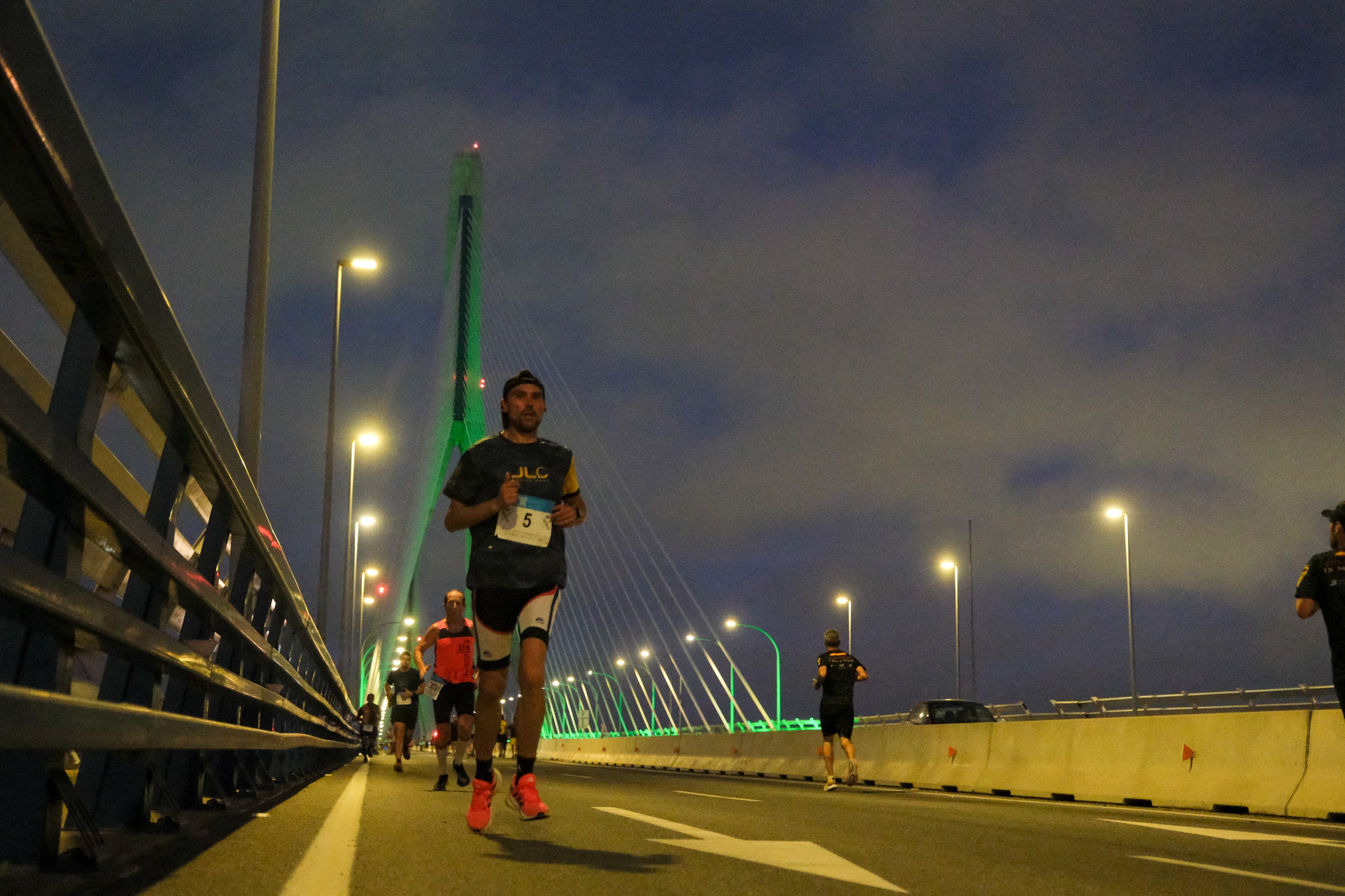 Fotos: IX Milla Verde Nocturna a beneficio de la Asociación de Down Cádiz