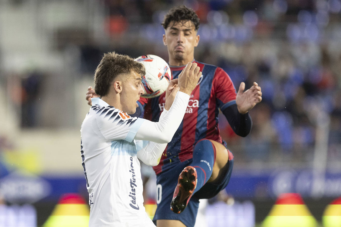 Fotos: Huesca - Cádiz CF en el estadio de El Alcoraz