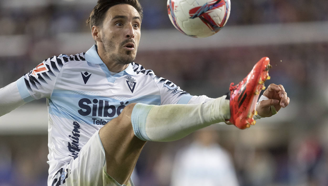 Fotos: Huesca - Cádiz CF en el estadio de El Alcoraz