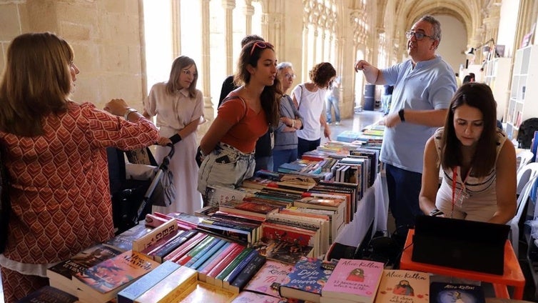 La Feria del Libro de Jerez casi duplica el número de visitantes y atrae a más de 14.000 personas