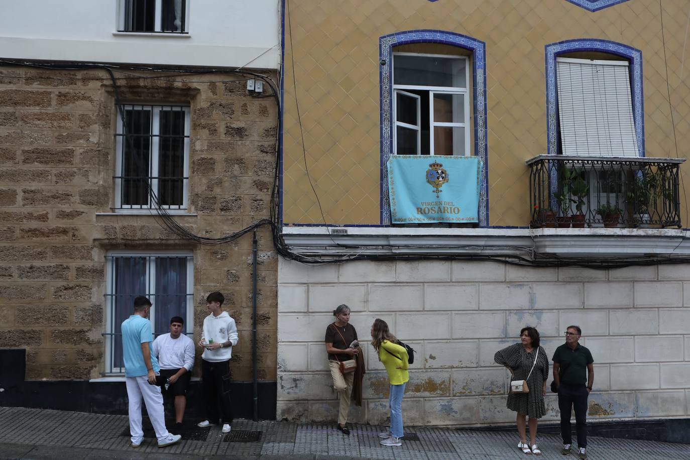 Fotos: La procesión de la Patrona de Cádiz se suspende por la lluvia