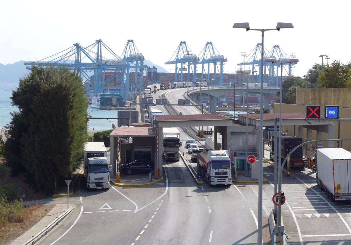 Imagen de archivo del acceso norte al puerto de Algeciras