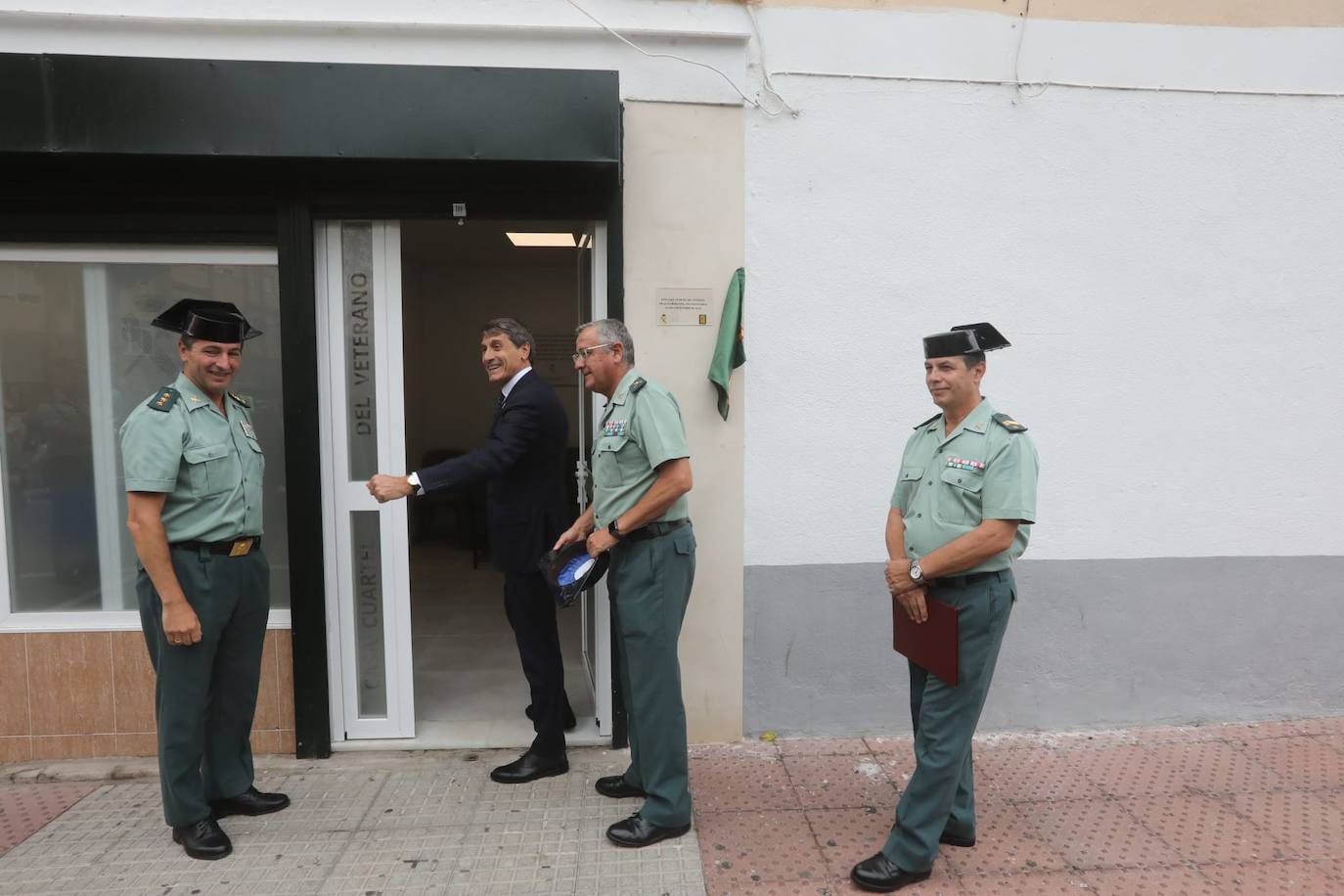 Fotos: Las imágenes de la inauguración de la Casa-Cuartel del Veterano de la Guardia Civil en Cádiz