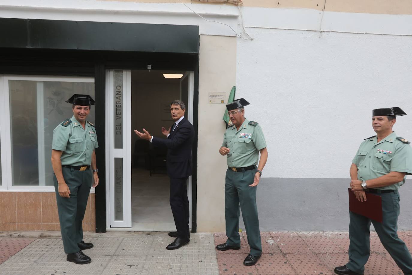 Fotos: Las imágenes de la inauguración de la Casa-Cuartel del Veterano de la Guardia Civil en Cádiz