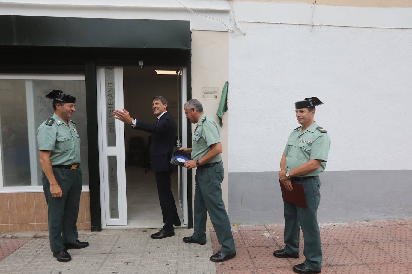 Fotos: Las imágenes de la inauguración de la Casa-Cuartel del Veterano de la Guardia Civil en Cádiz