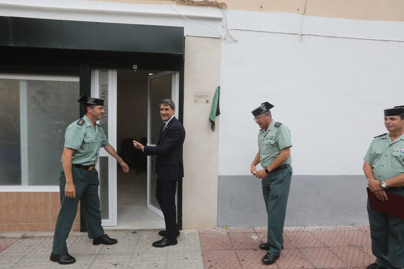 Fotos: Las imágenes de la inauguración de la Casa-Cuartel del Veterano de la Guardia Civil en Cádiz