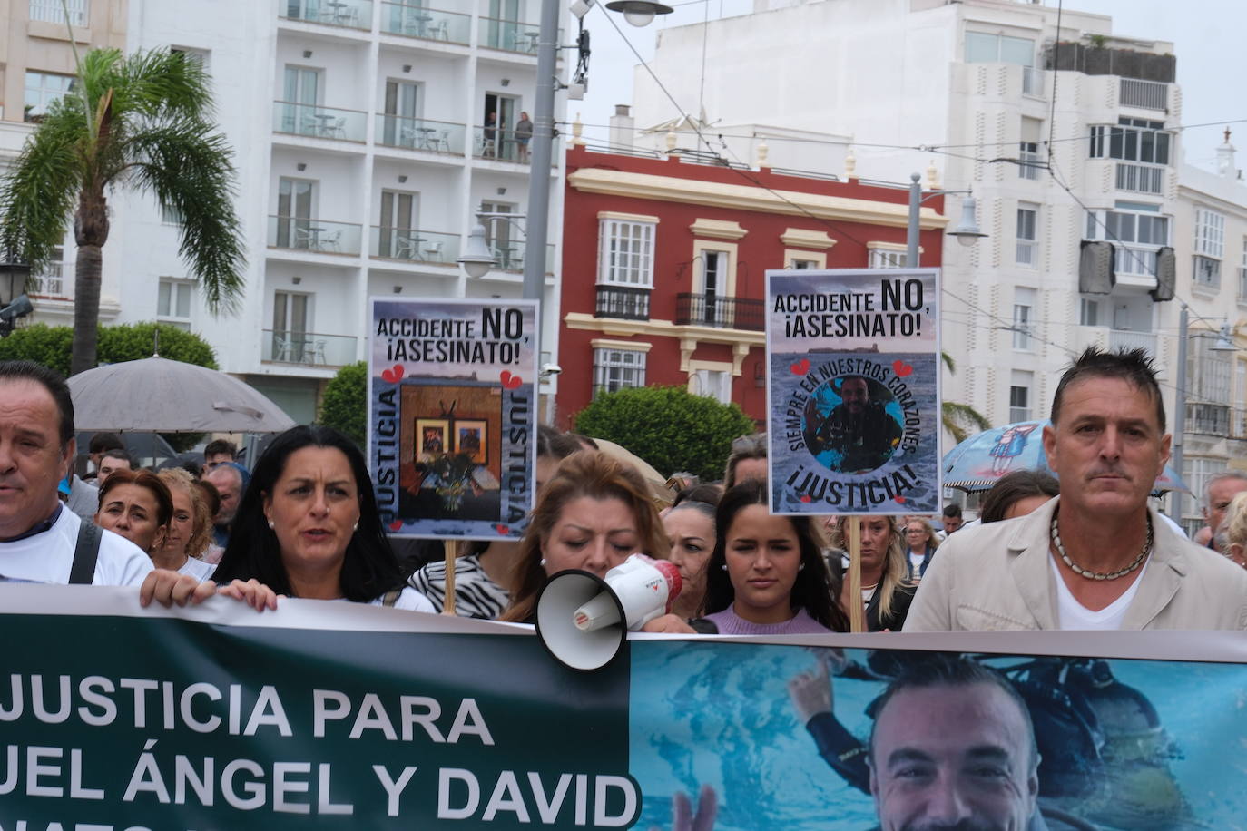 Fotos: San Fernando pide justicia para David y Miguel Ángel