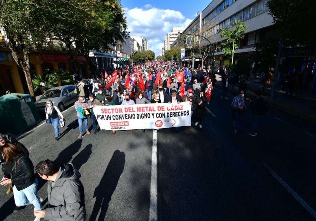 Manifestación en Cádiz en npviembre de 2021 en favor del convenio del Metal