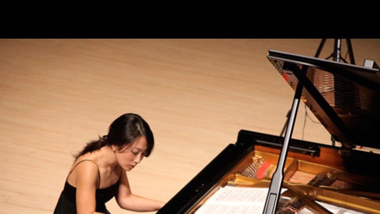 La pianista japonesa Azumi Nishizawa ingresa en la Academia de Bellas Artes de Cádiz este miércoles