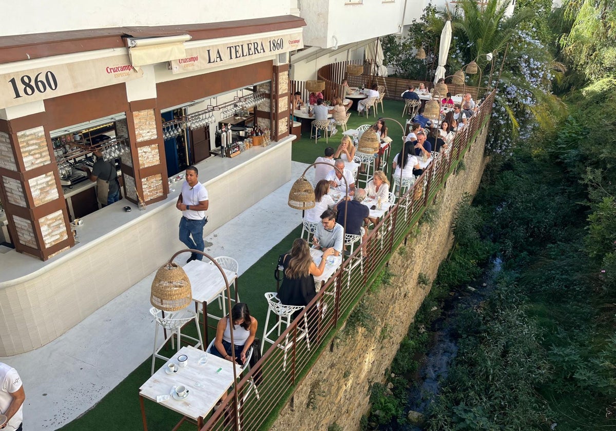 Terraza de un bar en Setenil de las Bodegas