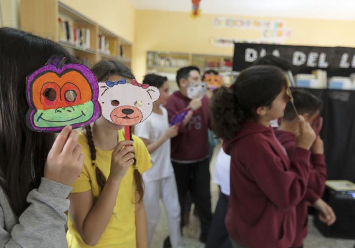 Visitas guiadas, catas, premios y actividades infantiles para celebrar el Día de las Bibliotecas en Cádiz