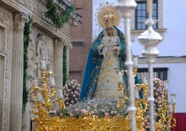 Jerez rinde homenaje a la Virgen con 36 imágenes en la calle en una Magna Mariana para la historia