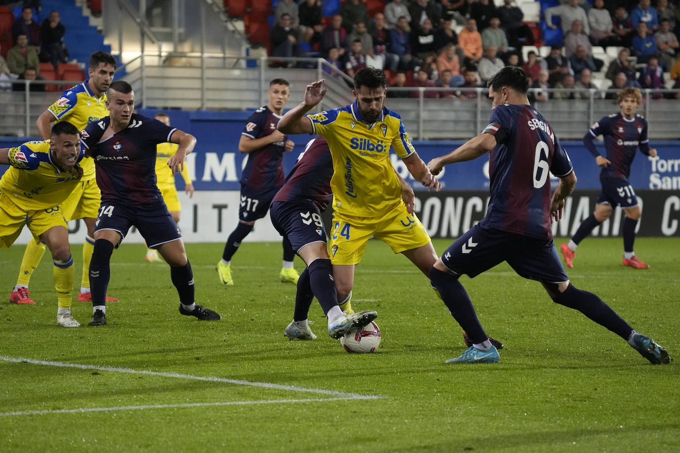 Fotos: Eibar - Cádiz en Ipurua