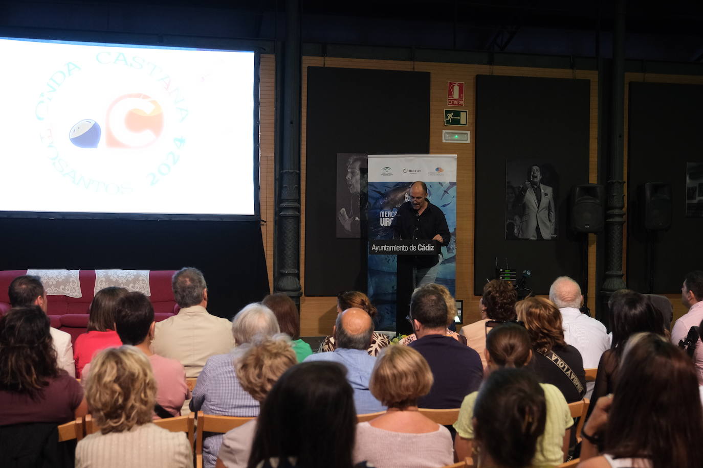 Fotos: Mirian Peralta pregona la festividad de Los Tosantos 2024 en Cádiz