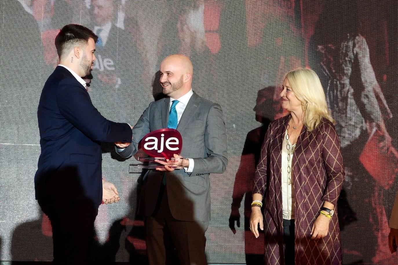 Fotos: La Asociación de Jóvenes Empresarios celebra la gala de entrega de la 24 edición de los Premios AJE Andalucía