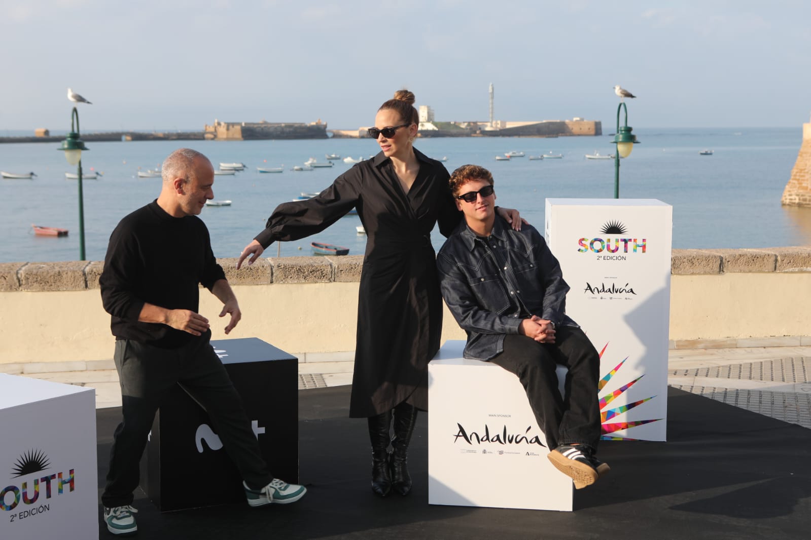 Las imágenes de María Adánez, Javier Gutiérrez, Leonor Watling y Carlos Scholz en la playa de La Caleta