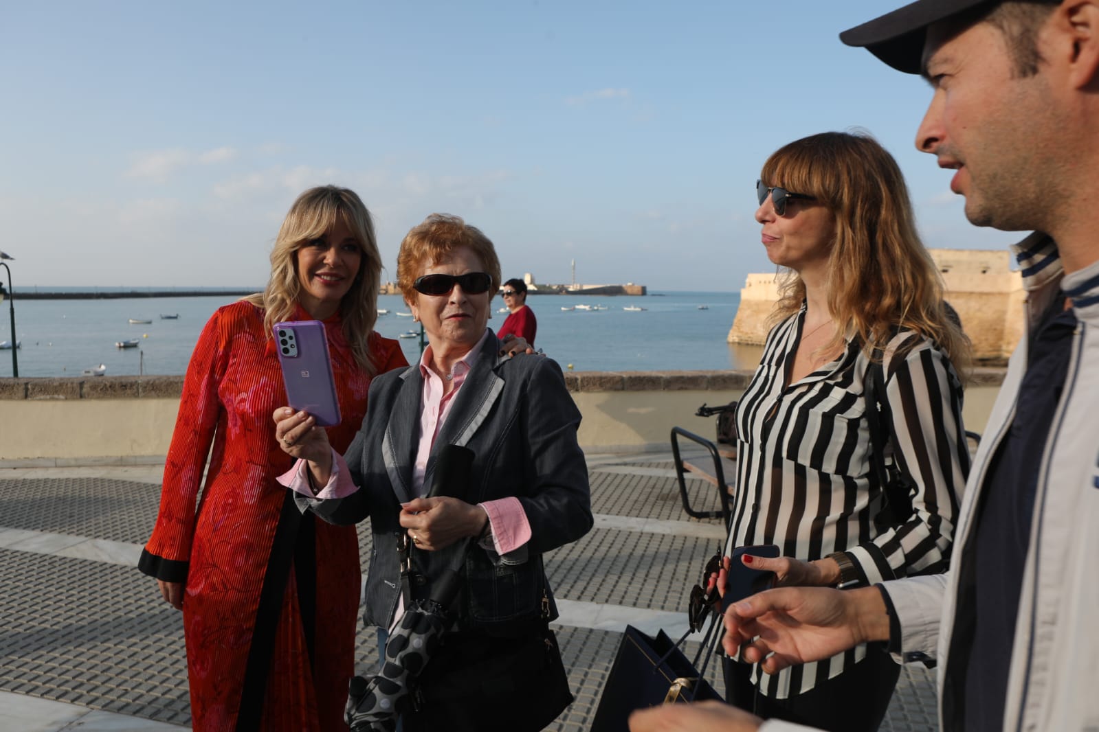 Las imágenes de María Adánez, Javier Gutiérrez, Leonor Watling y Carlos Scholz en la playa de La Caleta