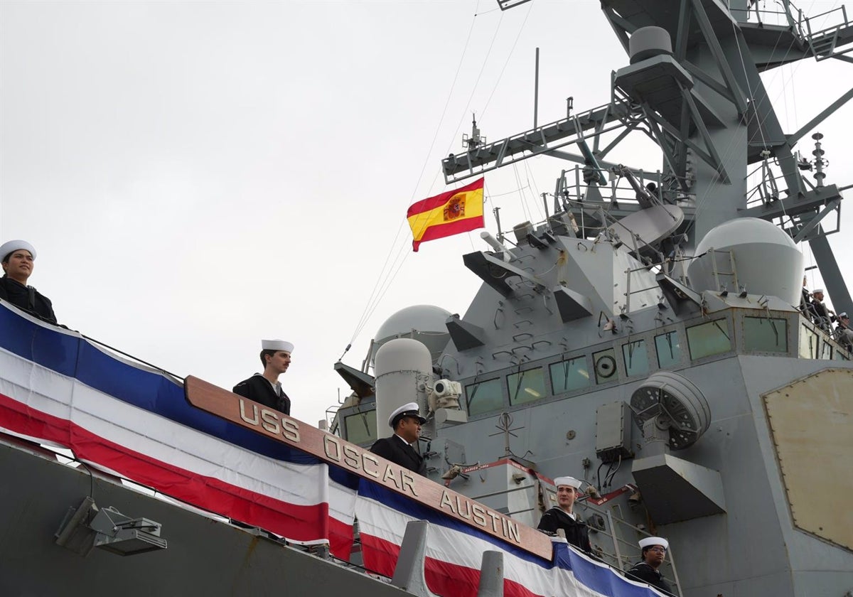 Imágenes de la ceremonia de la llegada del USS Oscar Austin a puerto de Rota. A 16 de octubre de 2024, en Rota