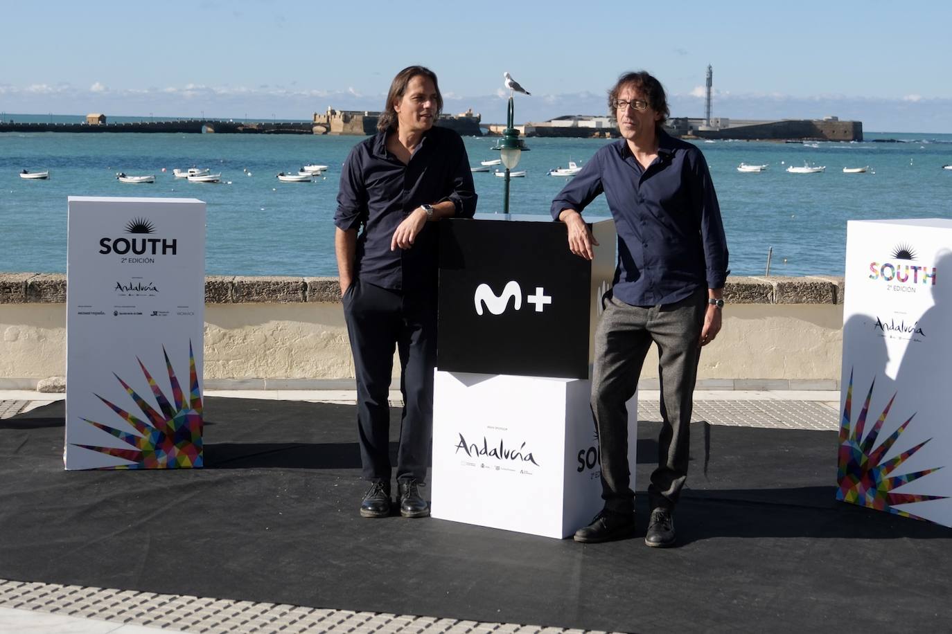 Fotos: rostros muy conocidos en el photocall en La Caleta de este domingo