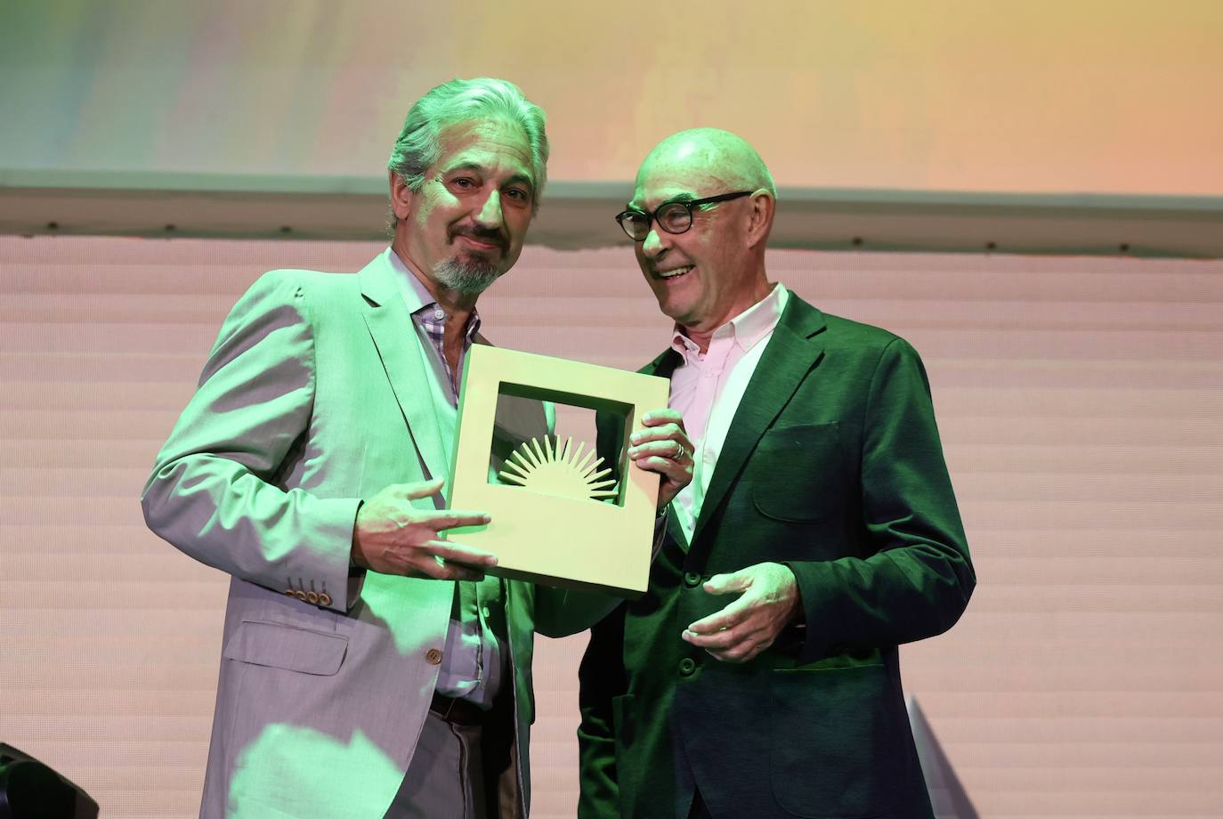 Fotos: Entrega del Internacional Honorary SISF Member Award a David Shore