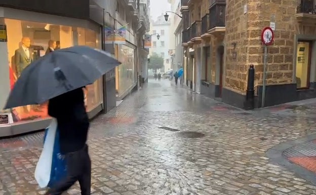 Cascada de cancelaciones en Cádiz por la tragedia de Valencia y las fuertes lluvias