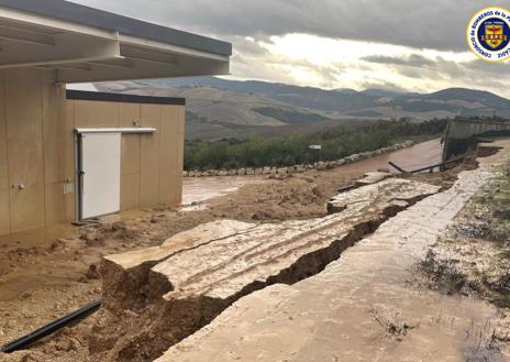 Imagen secundaria 1 - La Bahía de Cádiz también sucumbe a la DANA: descarga con intensidad en San Fernando, Puerto Real, El Puerto y la Janda