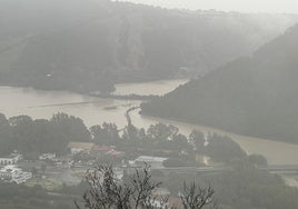 Emergencias alerta del alto riesgo de desbordamiento del río Barbate por las fuertes lluvias