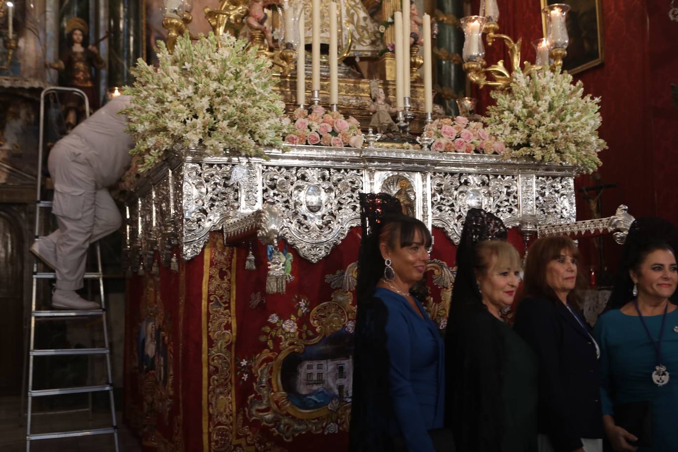 Fotos: La Virgen de La Palma recorre las calles de Cádiz