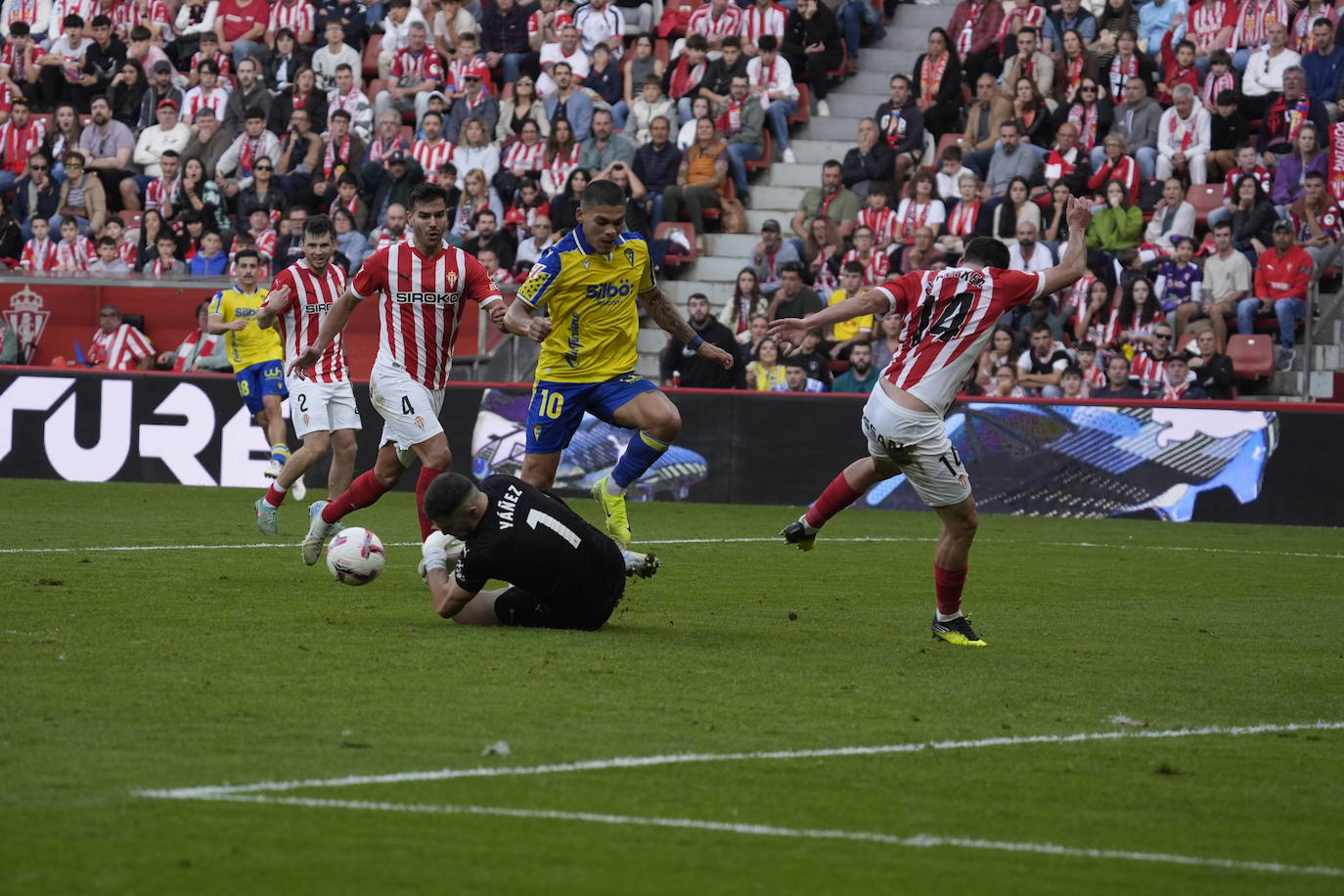 Fotos: Sporting de Gijón- Cádiz desde El Molinón