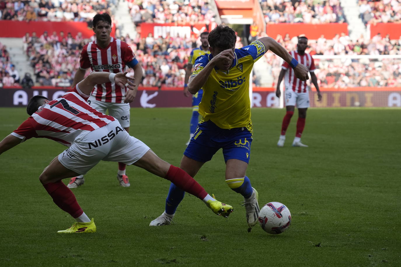 Fotos: Sporting de Gijón- Cádiz desde El Molinón