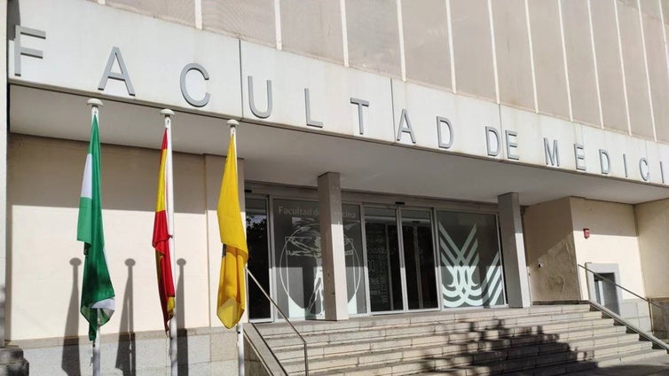 ¿Cuál es la carrera de la Universidad de Cádiz con la nota de corte más alta?