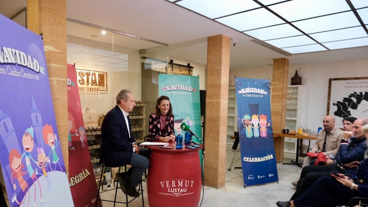 Pepe Amaya y Beatriz Gandullo, durante la rueda de prensa .