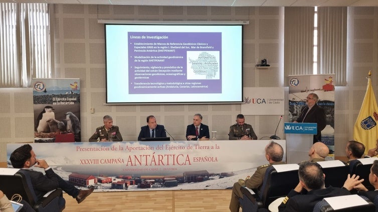 La UCA acoge el acto sobre la aportación del Ejército de Tierra a la XXXVIII Campaña Antártica Española