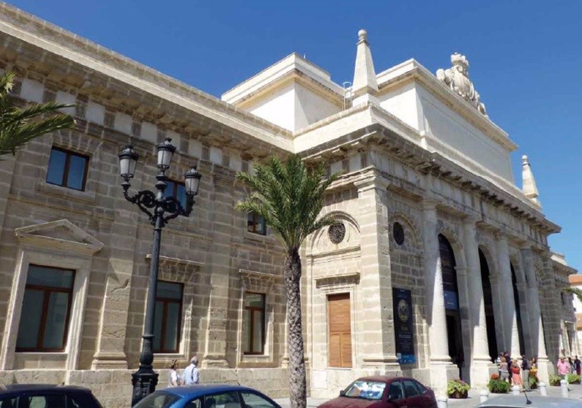 Fachada principal de la Casa de Iberoamérica de Cádiz.