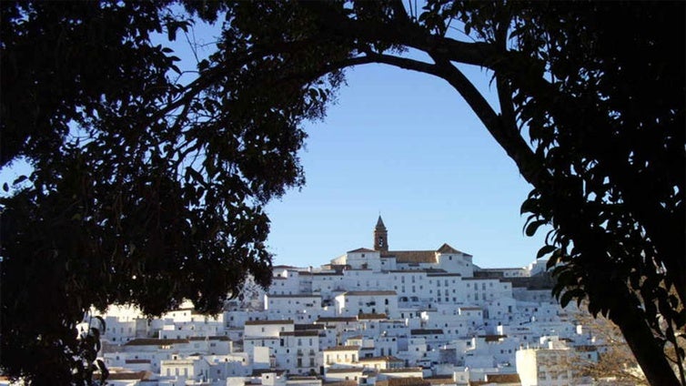 Este es el pequeño pueblo 'mágico' de Cádiz donde se crio Alejandro Sanz: perfecto para una escapada rural en otoño