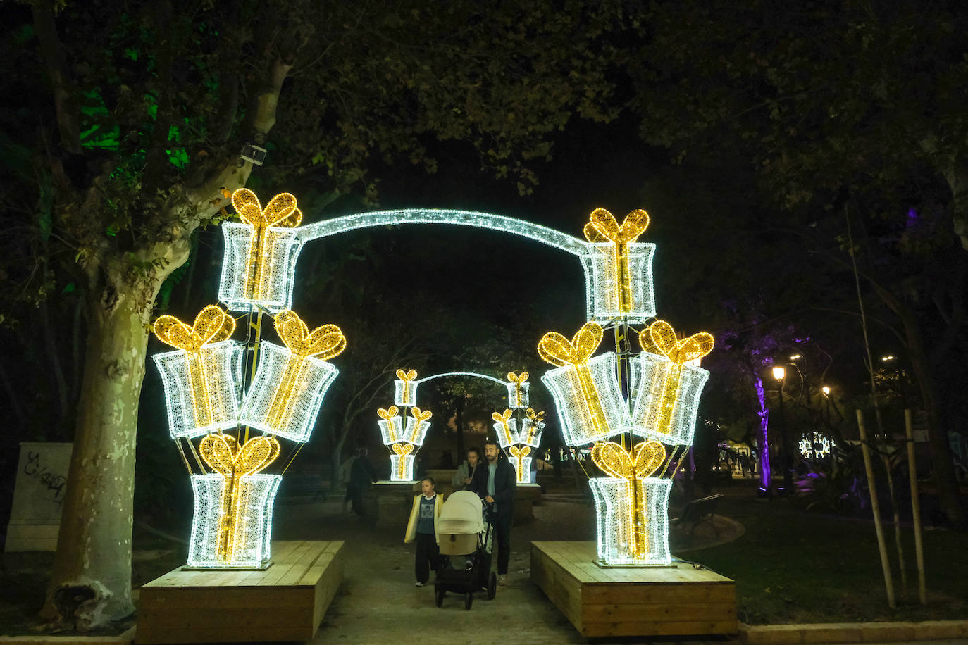 Fotos: Así brilla Cádiz con su alumbrado de Navidad