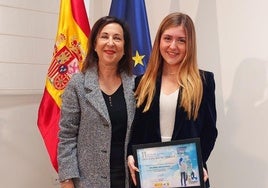 Isabel Niño, alumna de El Centro Inglés, gana el concurso nacional literario organizado por el Ministerio de Defensa