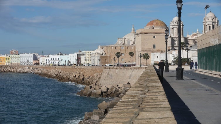 Cádiz y San Fernando, las dos ciudades de España donde más ha bajado la población en el último año