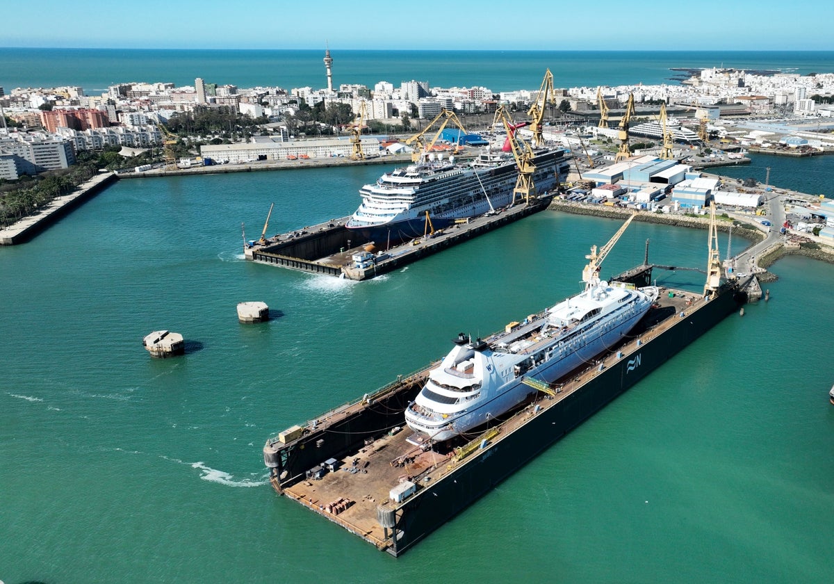 Vista del astillero de reparaciones Cádiz