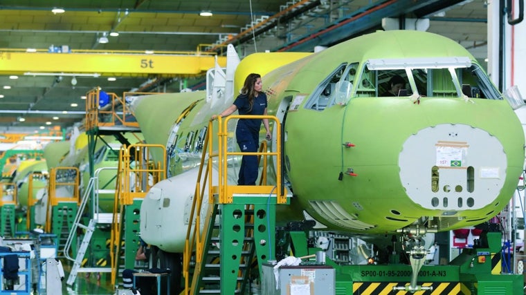 Construcción en San Pablo del modelo de avión C-295