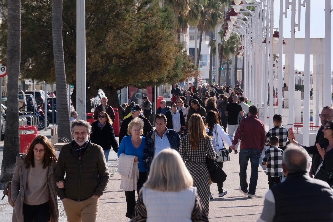 Fotos: Feliz paseo en Cádiz por Navidad