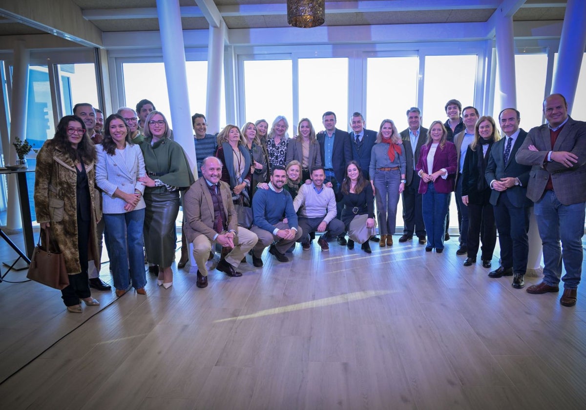 Los populares de Cádiz durante el tradicional desayuno navideño con la prensa